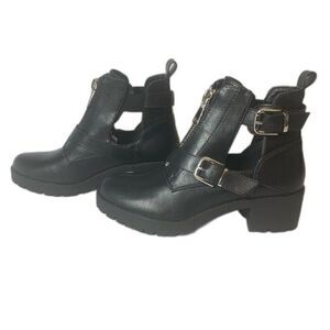 CM Paris Black Ankle Boots 38 / 7.5 Zipper Buckle Moto Booties Chunky Heel
